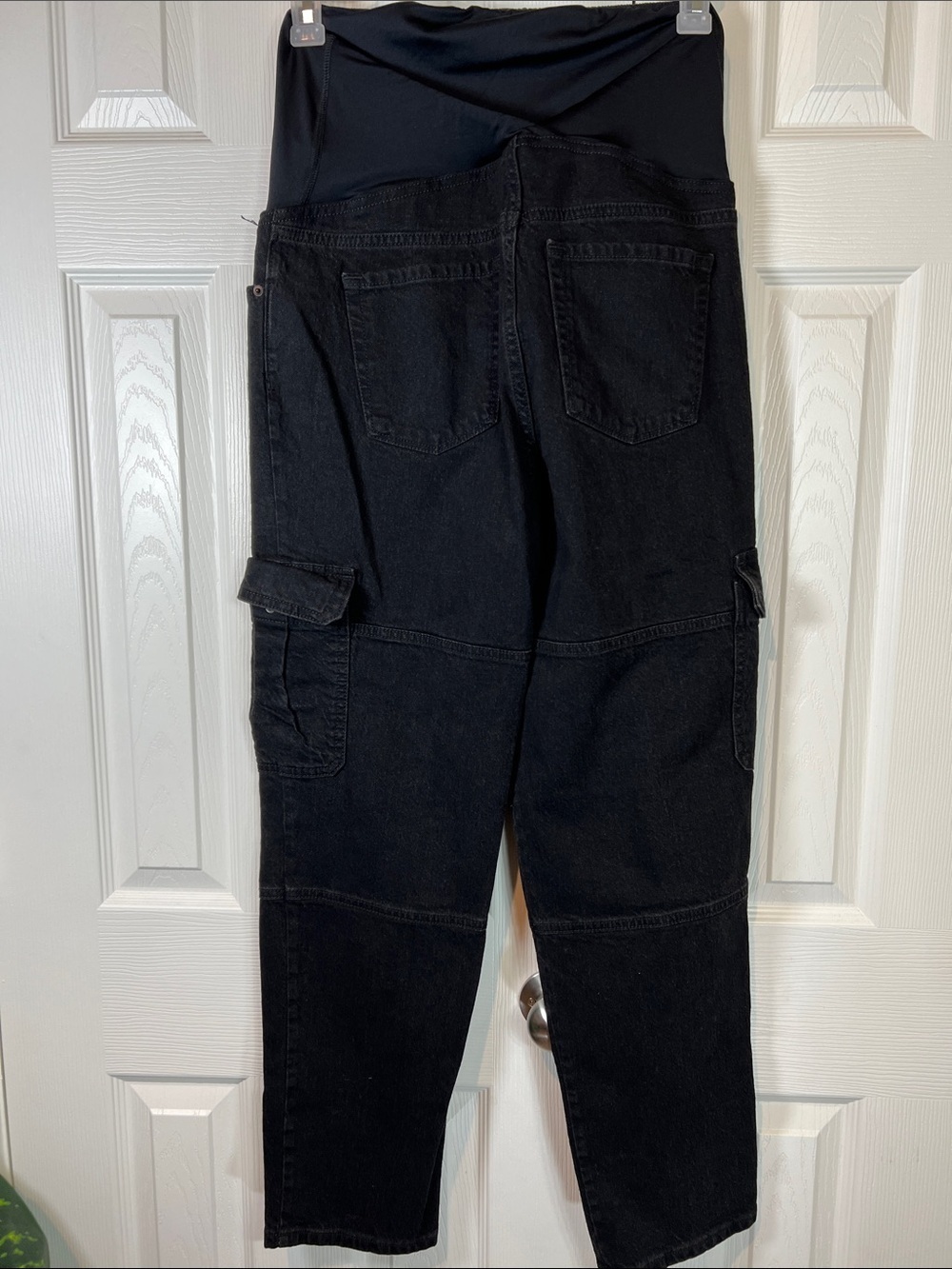 Ingrid & Isabel Maternity Over The Belly 90’s Straight Cargo Jeans Size 6 NWOT - Picture 9 of 10